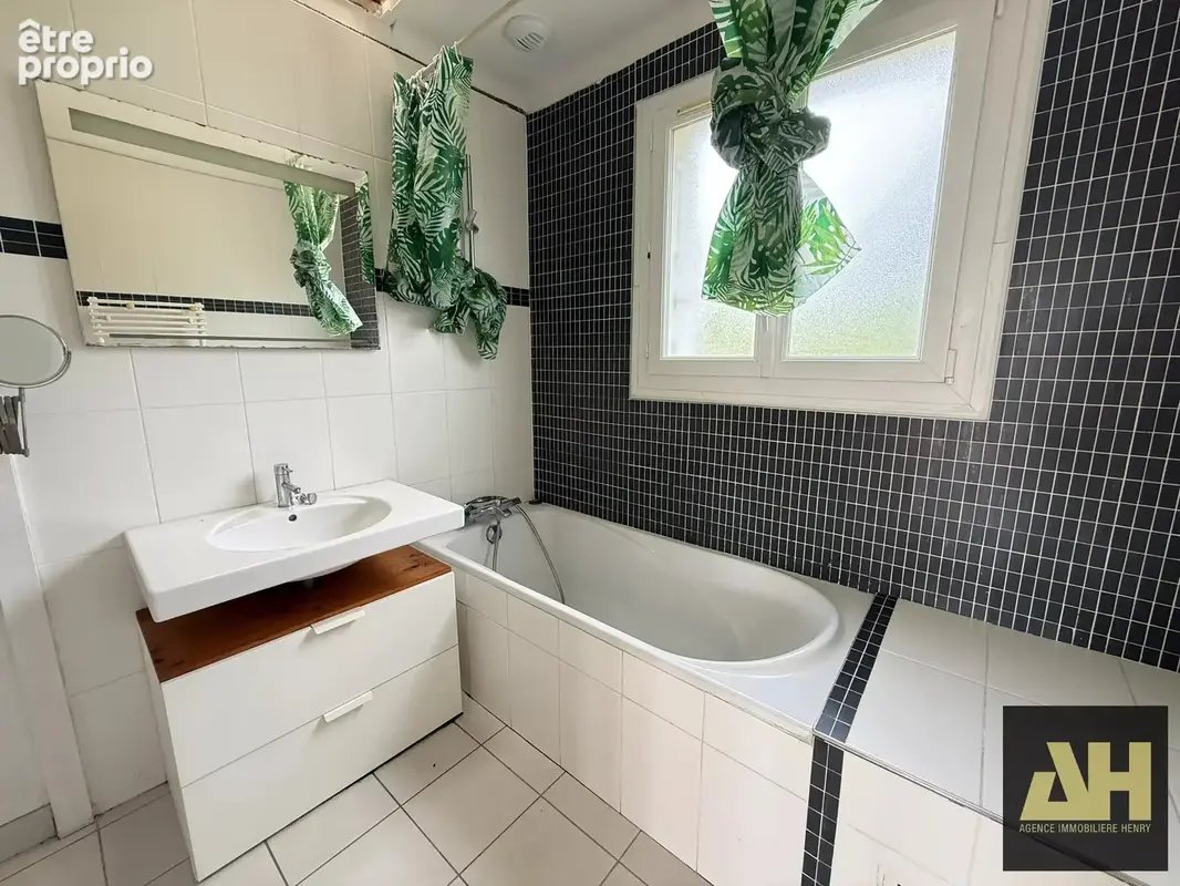Rive droite - maison divisée en deux appartements - photo 5
