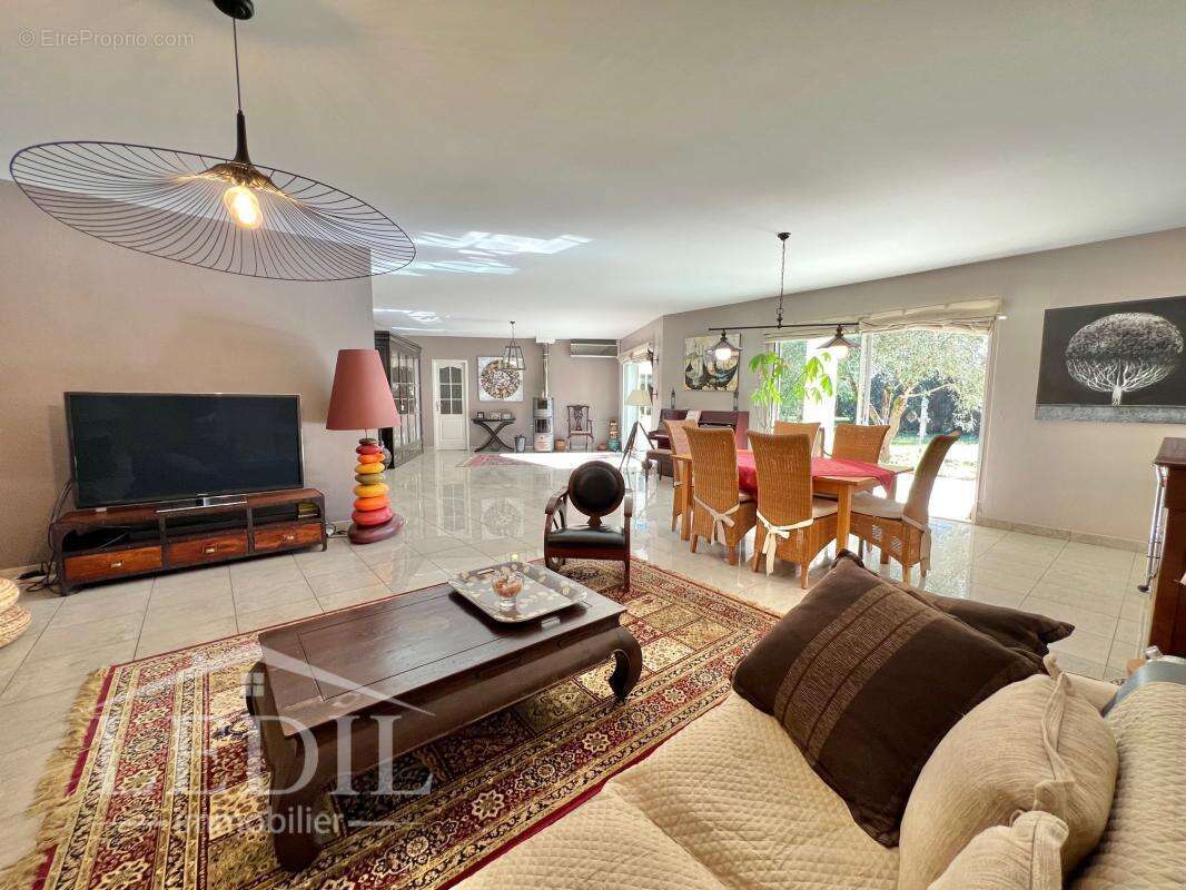 Maison à FOURQUES-SUR-GARONNE