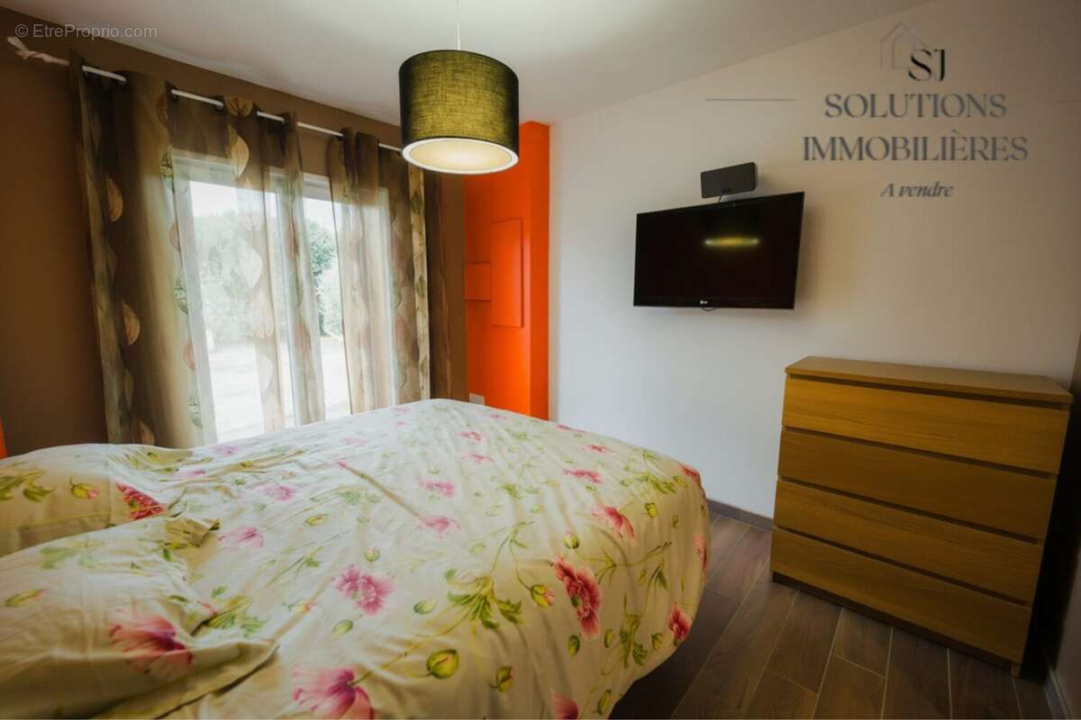 Maison à CLONAS-SUR-VAREZE