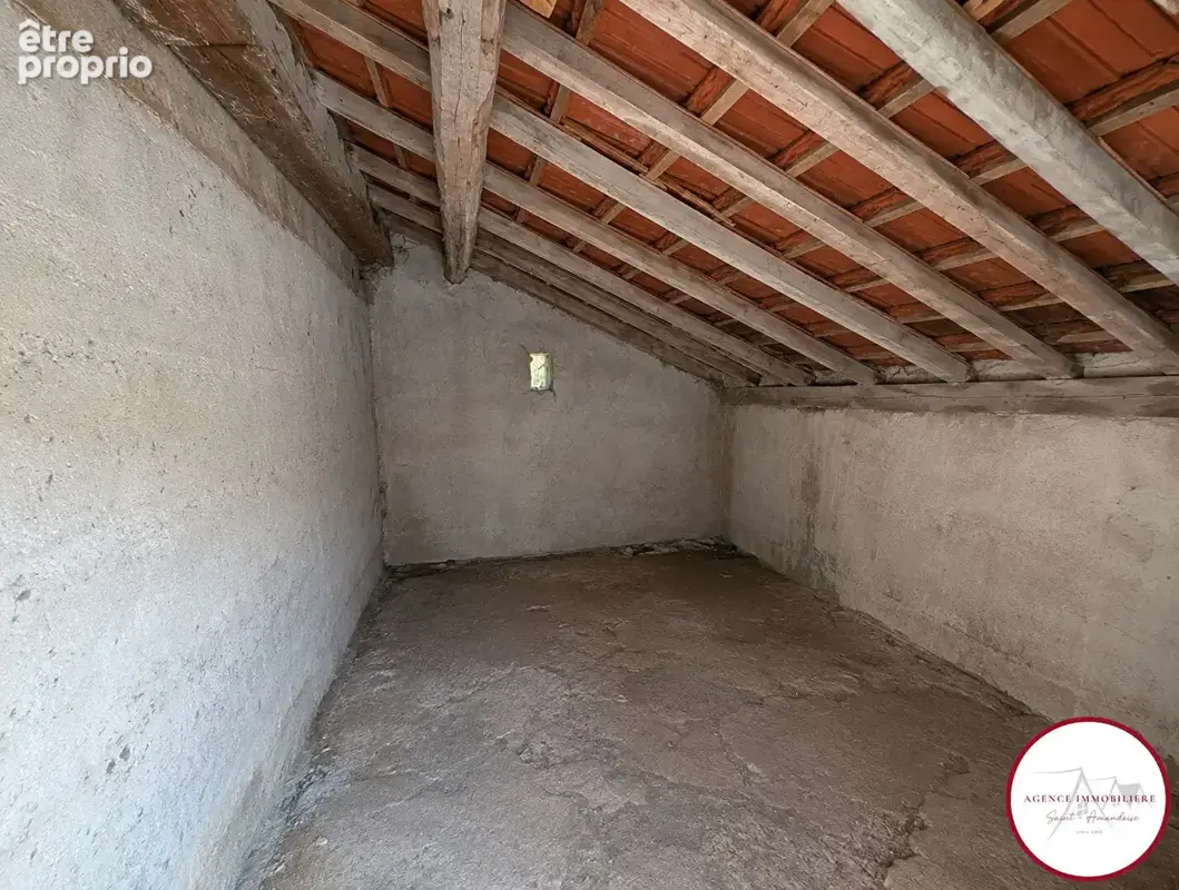 Cottage en forêt de Tronçais avec grange attenante  et autre terrain. - photo 13