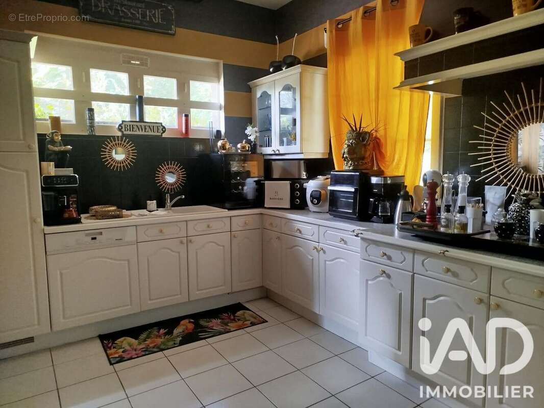 Maison 255 m² à Nassandres  - photo 8
