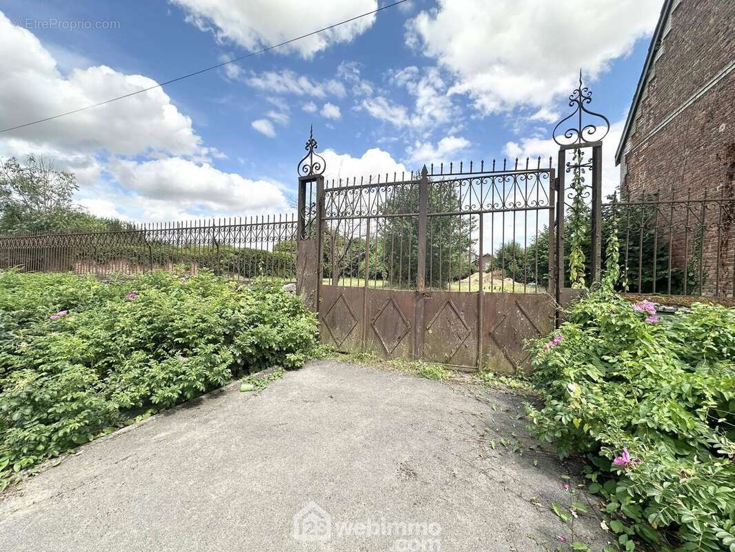 Vous disposez d'un accès par ce portail - Terrain à MORTIERS