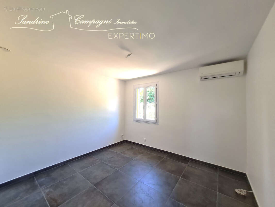 Maison à CHATEAUNEUF-DE-GADAGNE