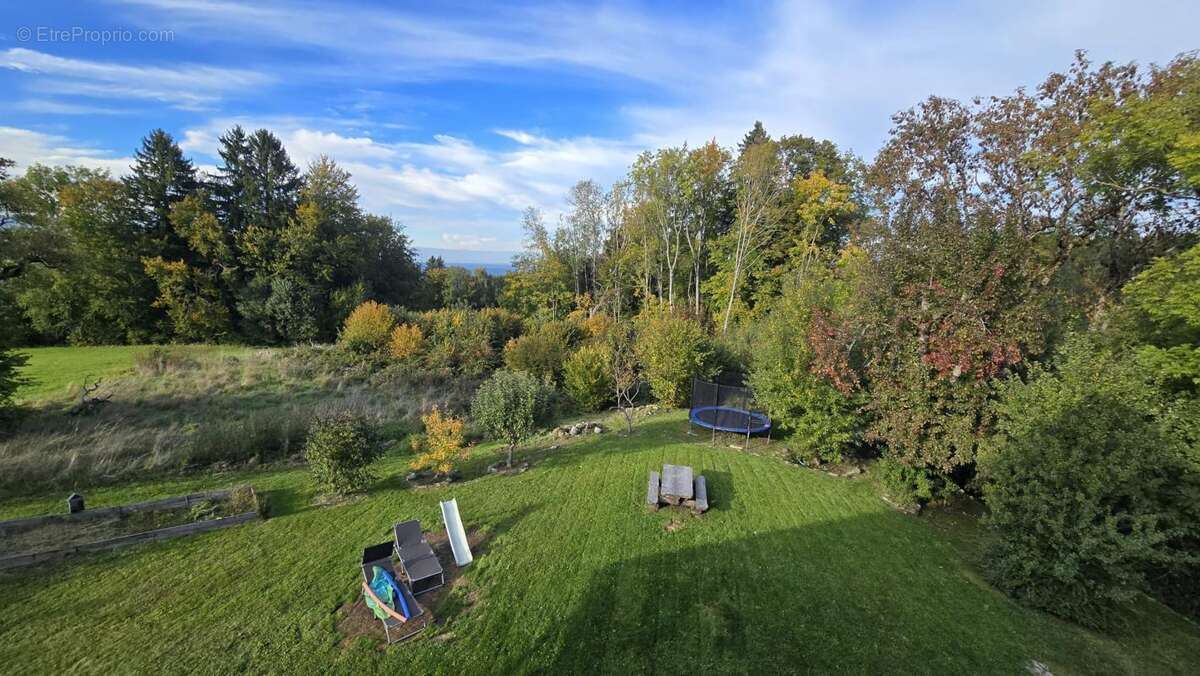 Appartement à LA ROCHE-SUR-FORON