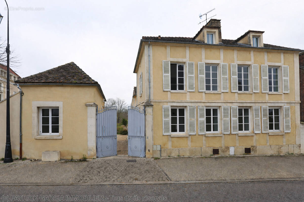 Maison à HERY