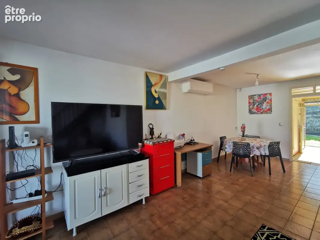 Maison 135 m² à Baie-Mahault  - photo 2