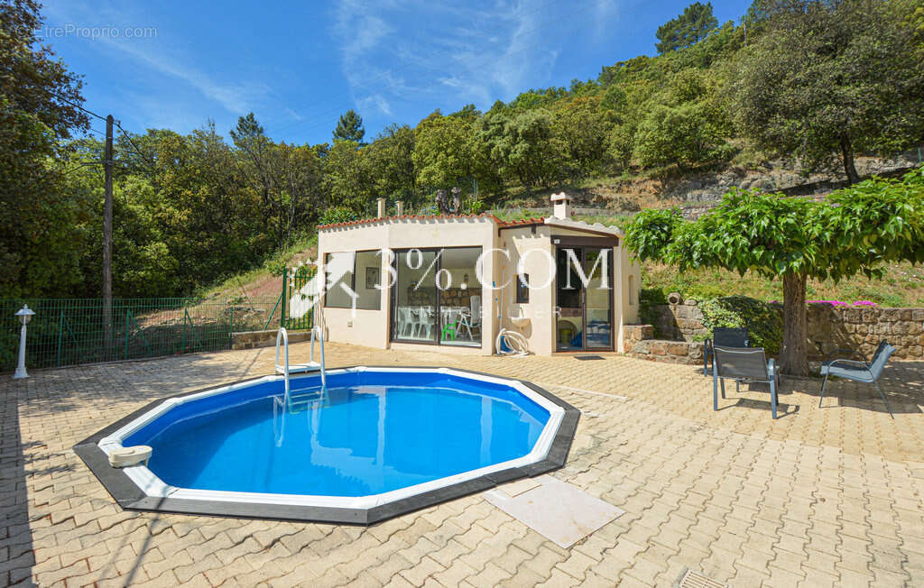 Maison à LES SALLES-DU-GARDON