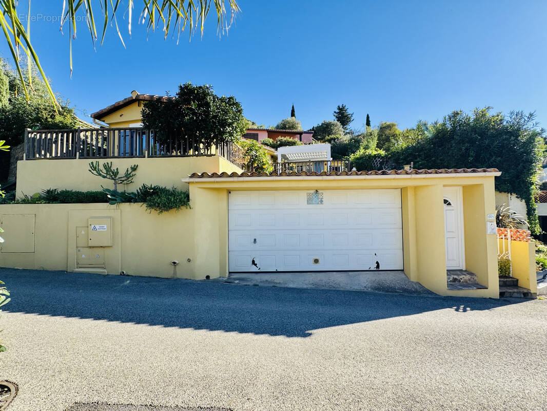 Maison à BORMES-LES-MIMOSAS