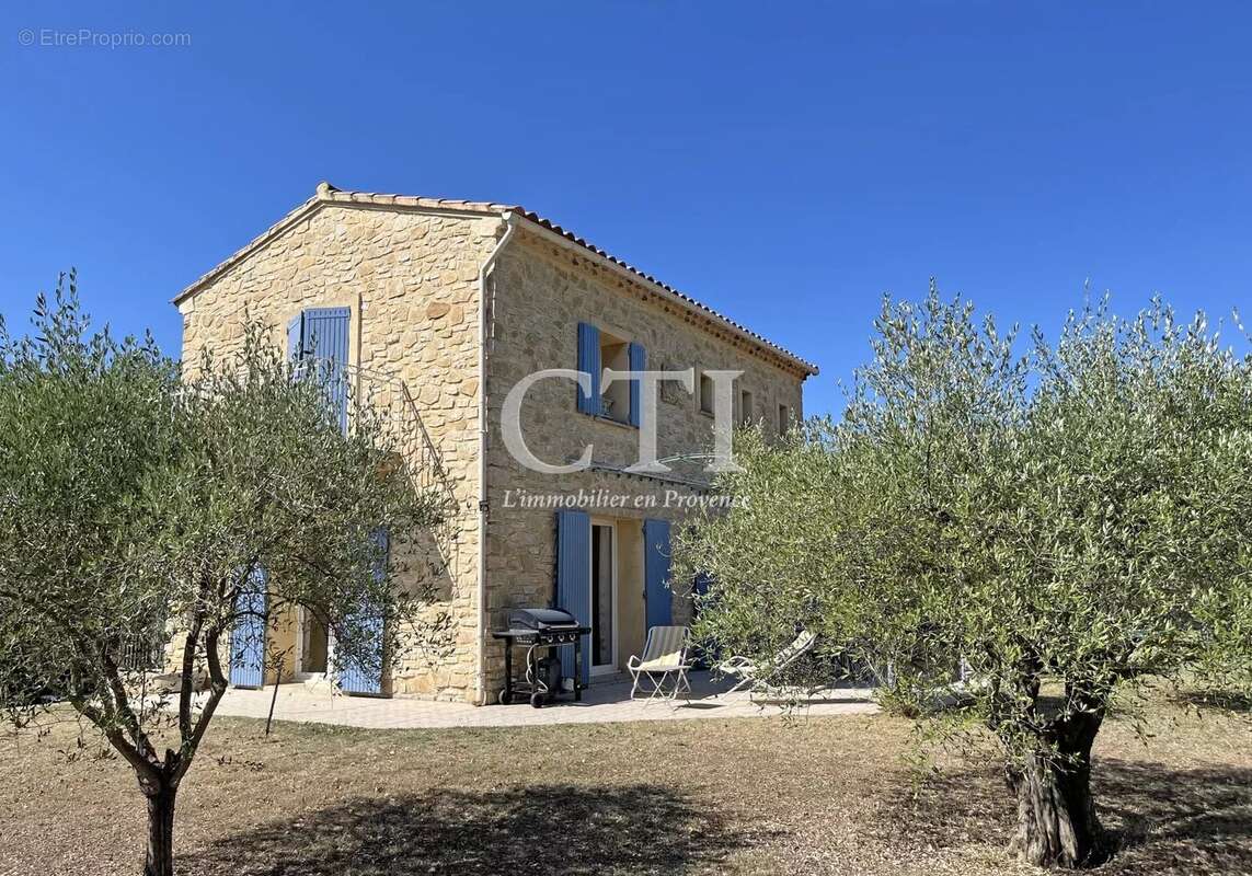 A vendre, propriété en pierre avec sur le Mont-Ventoux et Piscine - photo 4