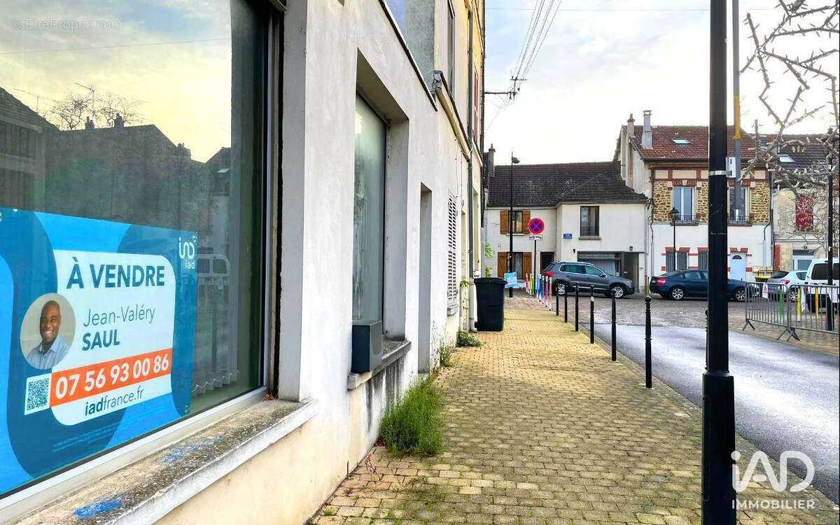 Photo 2 - Commerce à ESBLY
