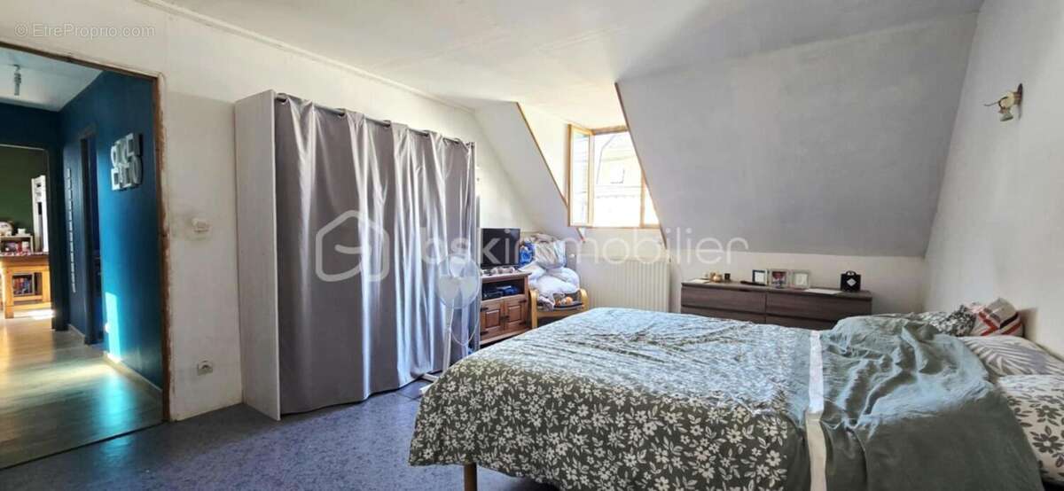 A vendre, Ailly-sur-Noye, belle maison composée de 3 grandes chambres, porche d'entrée et jardin - photo 9