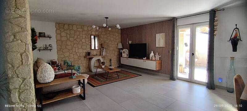 LUNEL NORD, Villa individuelle R+1, 132 M2 SH 3 chambres, séjour, cuisine, garage sur 339M2 terrain - photo 6