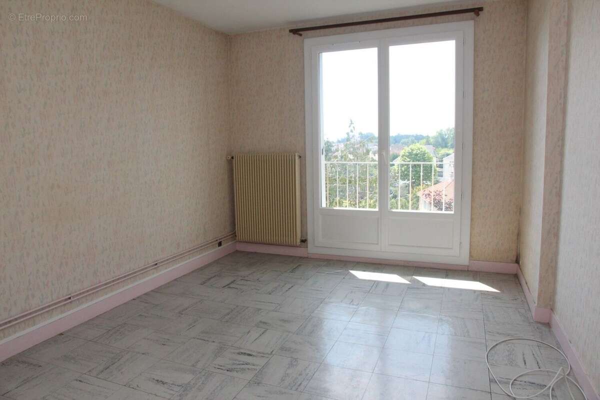 Appartement à CHALETTE-SUR-LOING