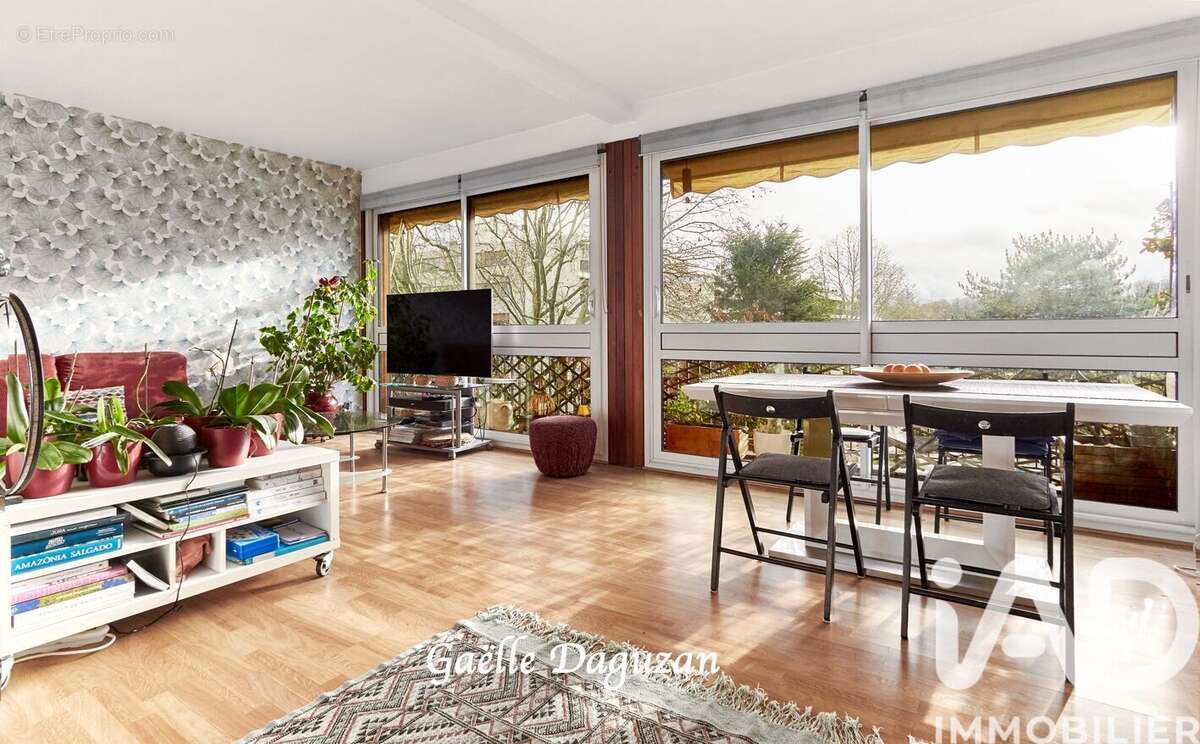 Photo 4 - Appartement à LA CELLE-SAINT-CLOUD