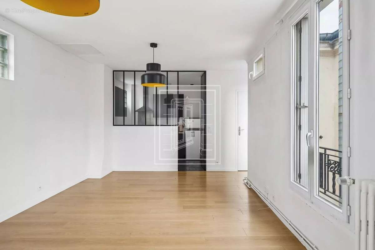 Appartement à PARIS-17E