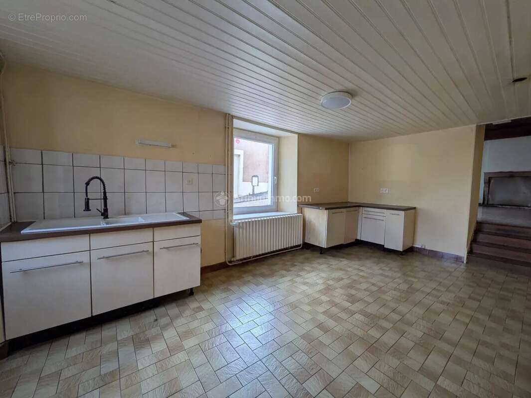 Maison à NEUFCHATEAU