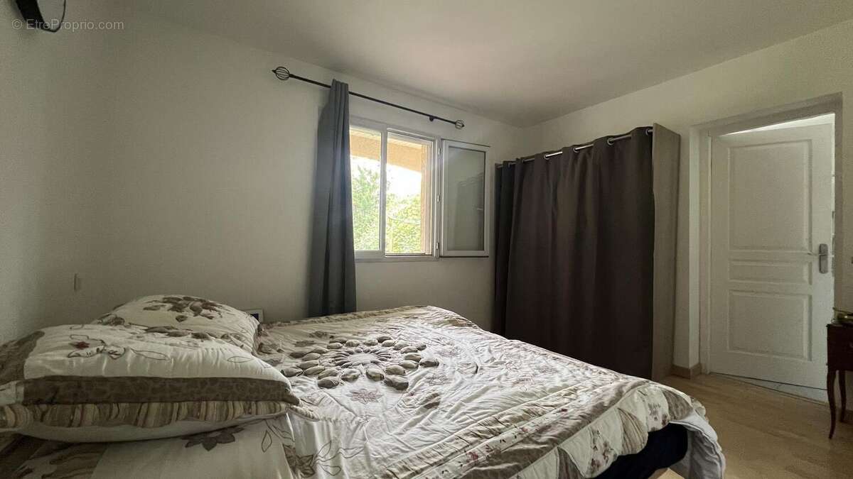 Photo 8 - Maison à LA TOUR-DE-SALVAGNY