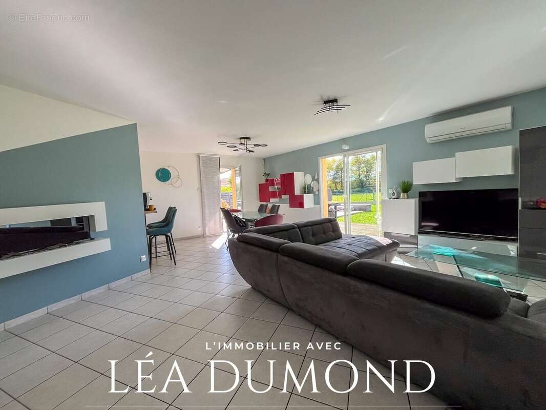 Maison à SURY-LE-COMTAL