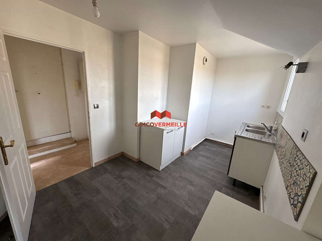 Appartement à VOISINS-LE-BRETONNEUX