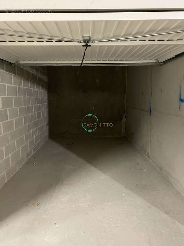 Parking à MARSEILLE-6E