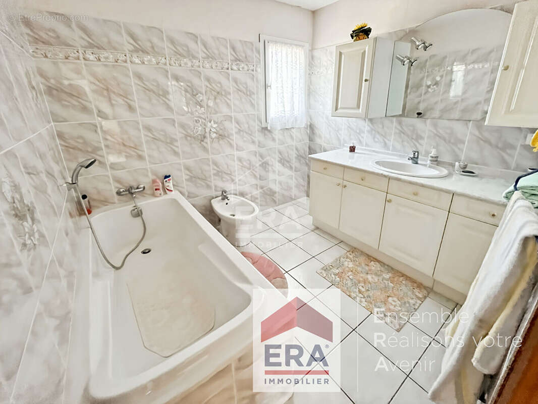 Maison à SAINT-CYPRIEN