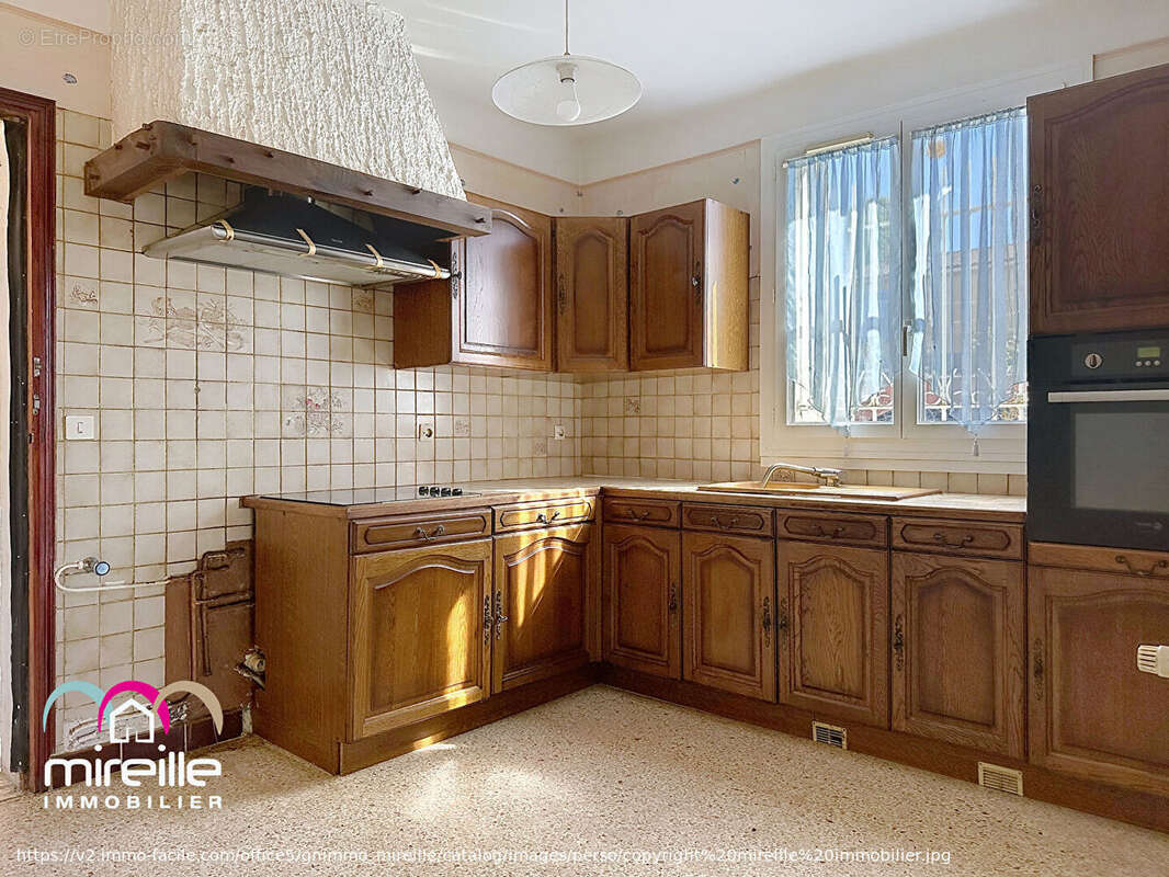 Maison à JONQUIERES-SAINT-VINCENT