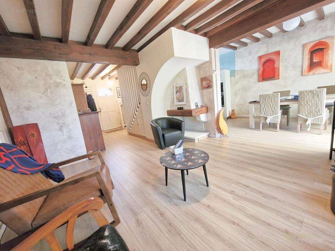 Maison à OZOIR-LA-FERRIERE