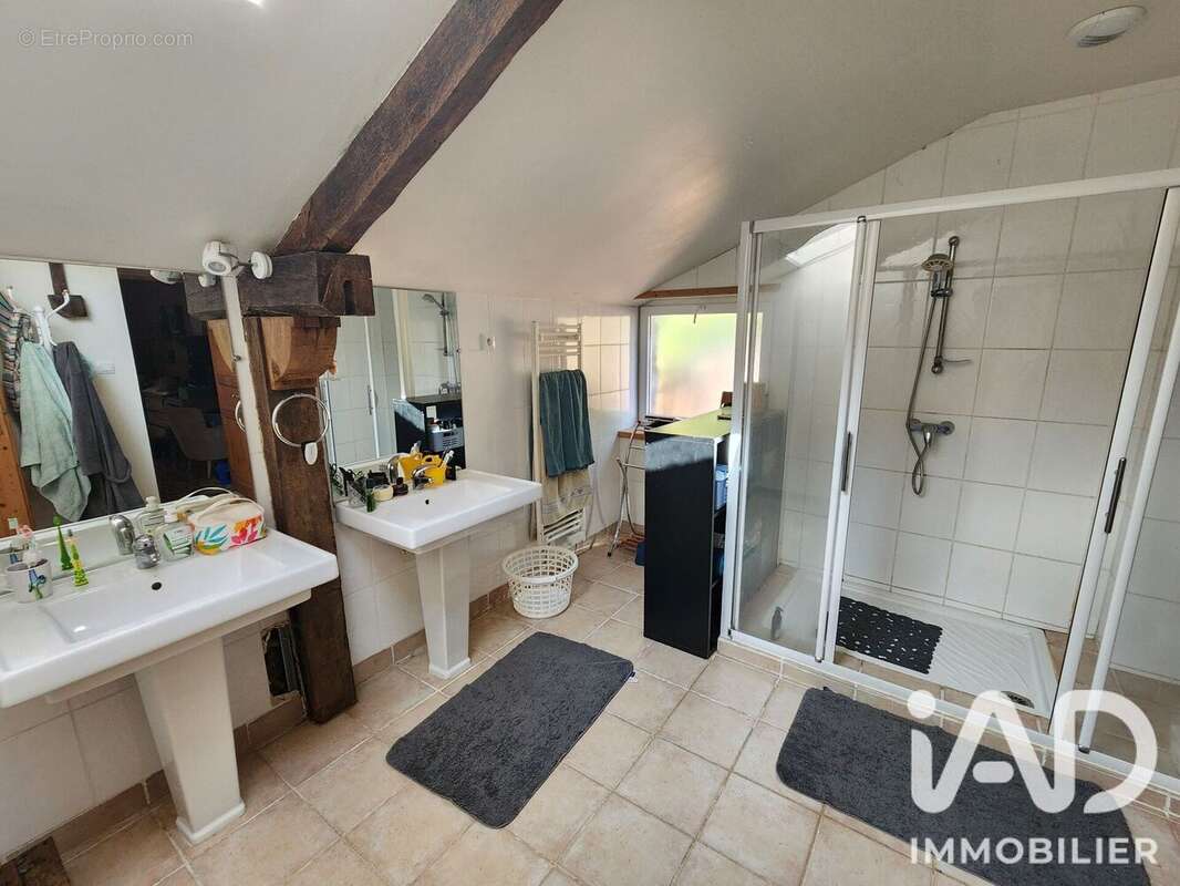 Maison 188 m² à Rouge  - photo 4