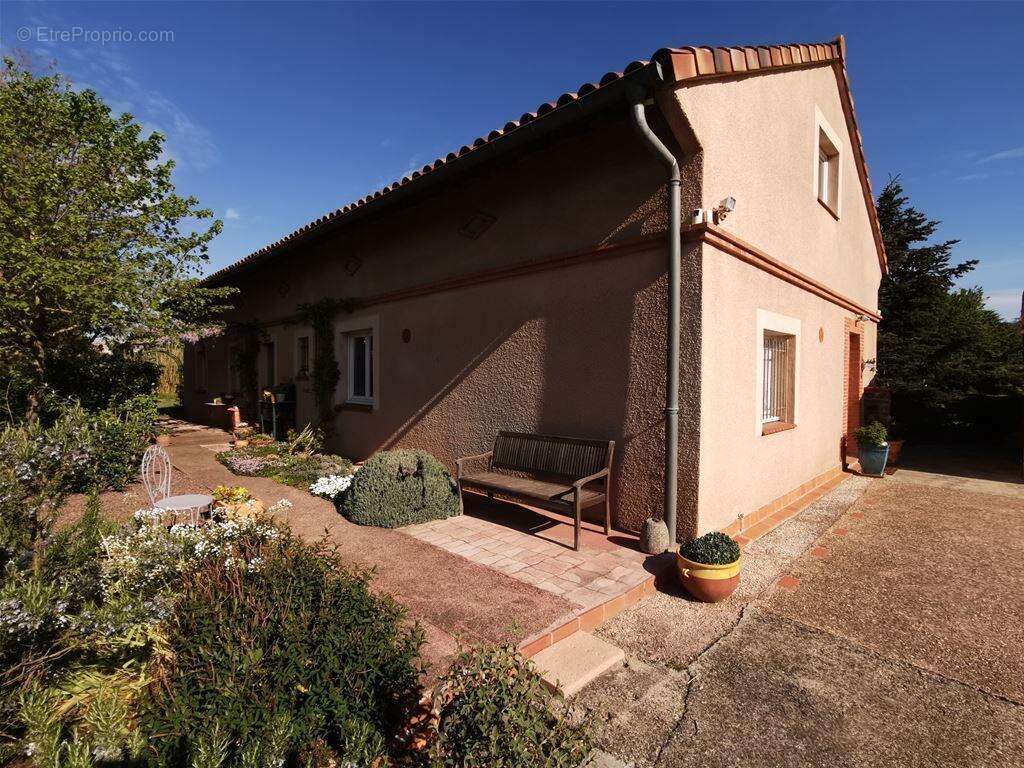 A l'abri des regards, villa sur 1650m2 arborés et bien entretenus