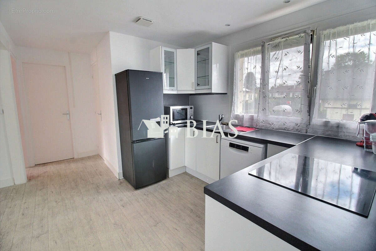 Maison à SAINT-OUEN-DE-THOUBERVILLE