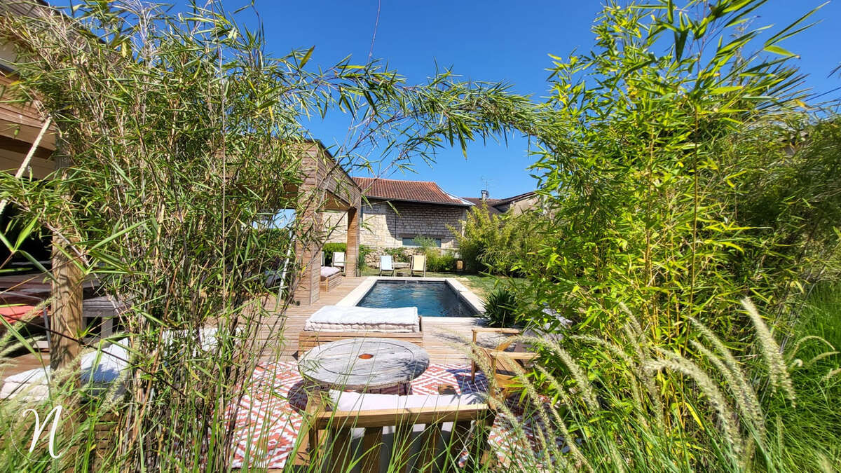 Maison à LUCENAY