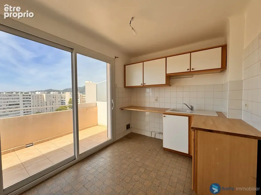 Toulon   claret   t2 41 m2   dernier étage   terrasse 15 m2   vue dégagée - photo 3