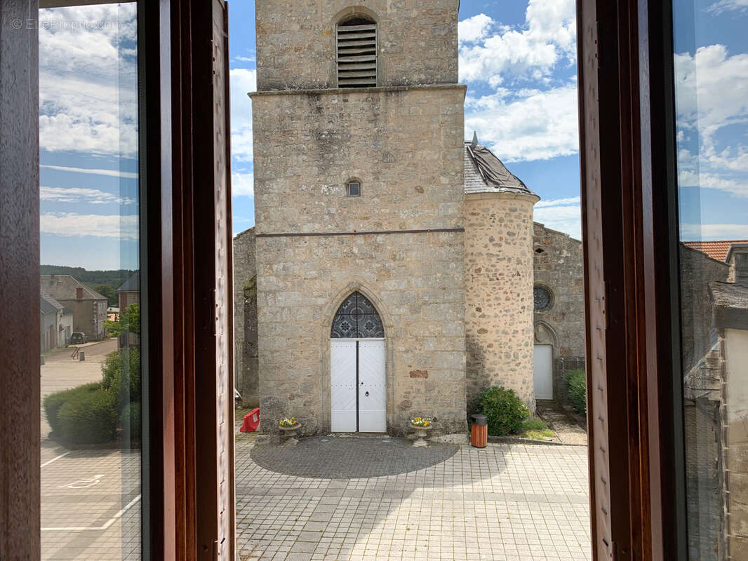 Maison à ESPINASSE