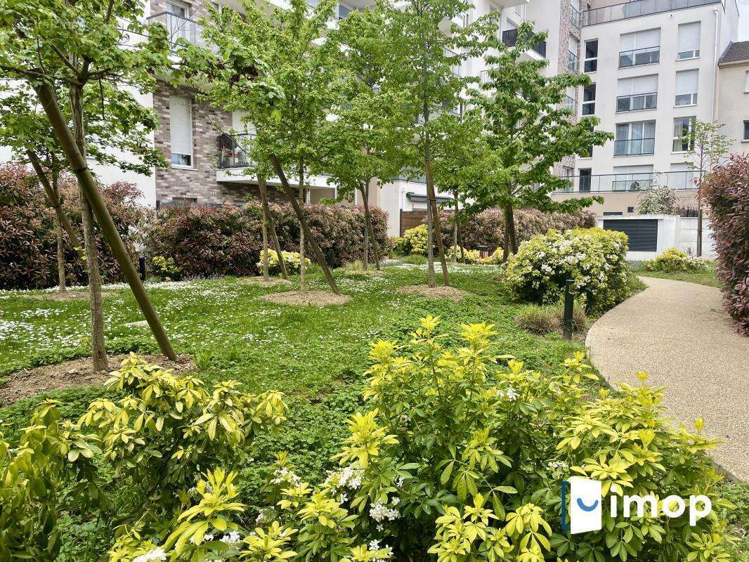 Appartement à LES PAVILLONS-SOUS-BOIS
