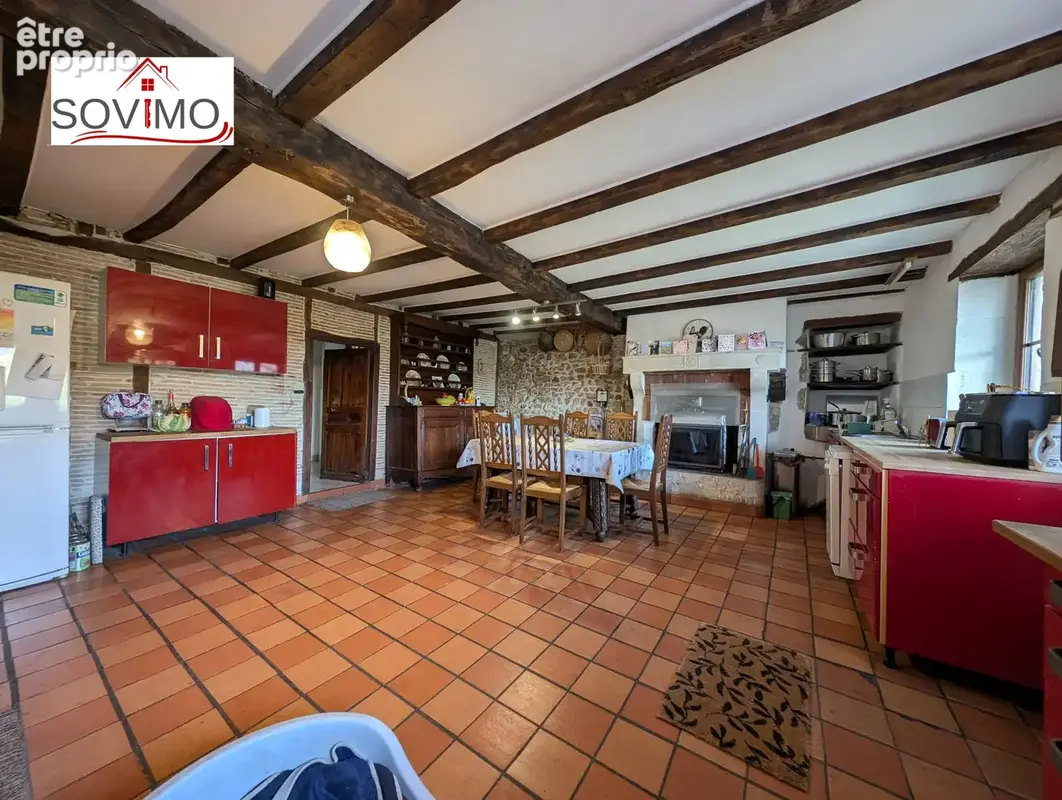 Authentique maison de campagne indépendante avec gîte, piscine et grand terrain en face - photo 4