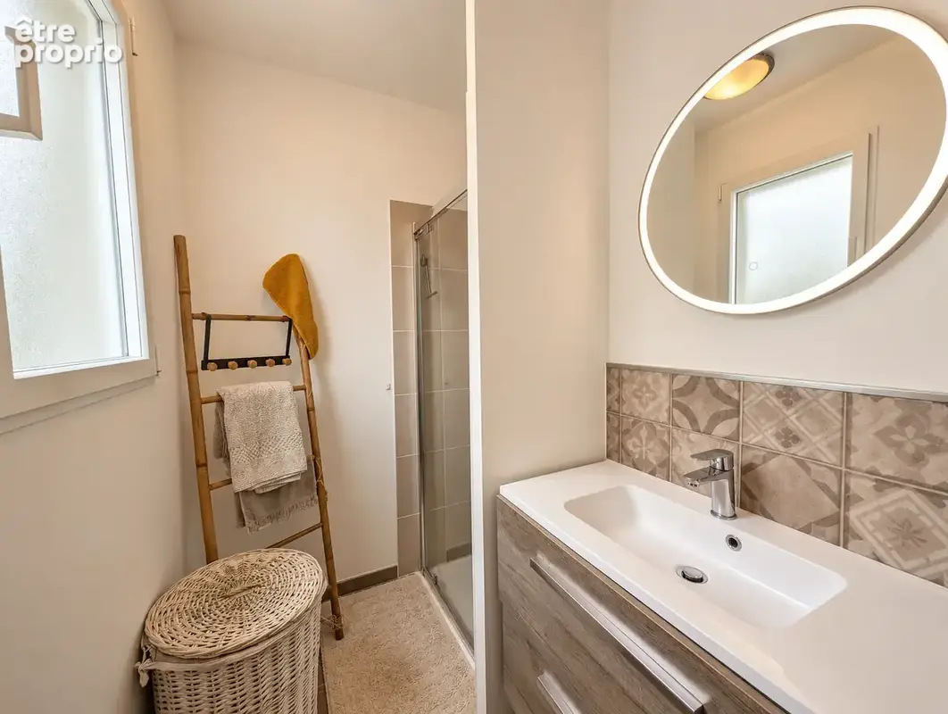 Villa contemporaine de plain-pied avec piscine et vue dégagée à Montbrun-des-Corbières - photo 8