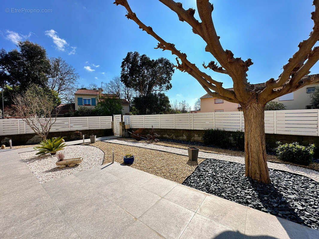 Maison à VILLENEUVE-LA-RIVIERE