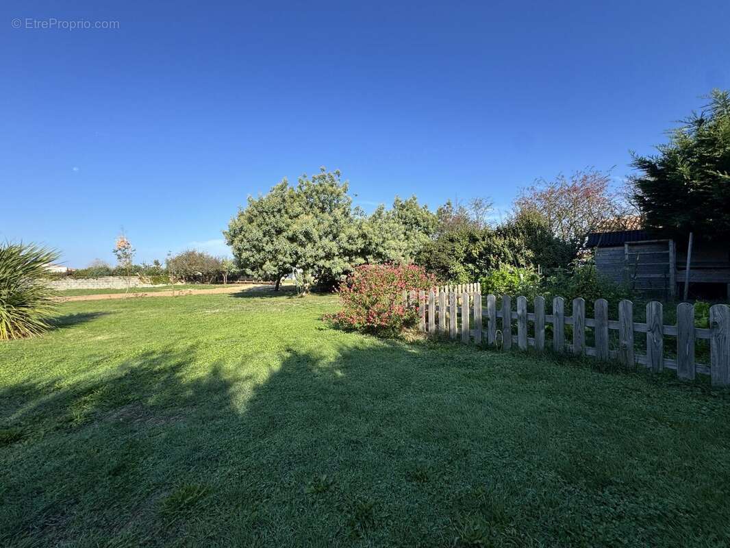 Terrain à L&#039;ILE-D&#039;OLONNE