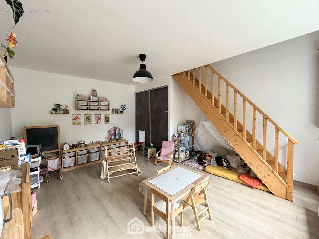 Maison à TREDREZ-LOCQUEMEAU