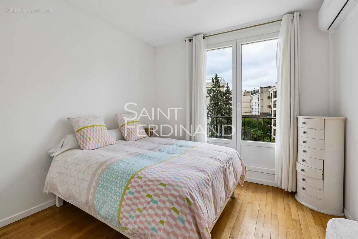 Appartement à NEUILLY-SUR-SEINE