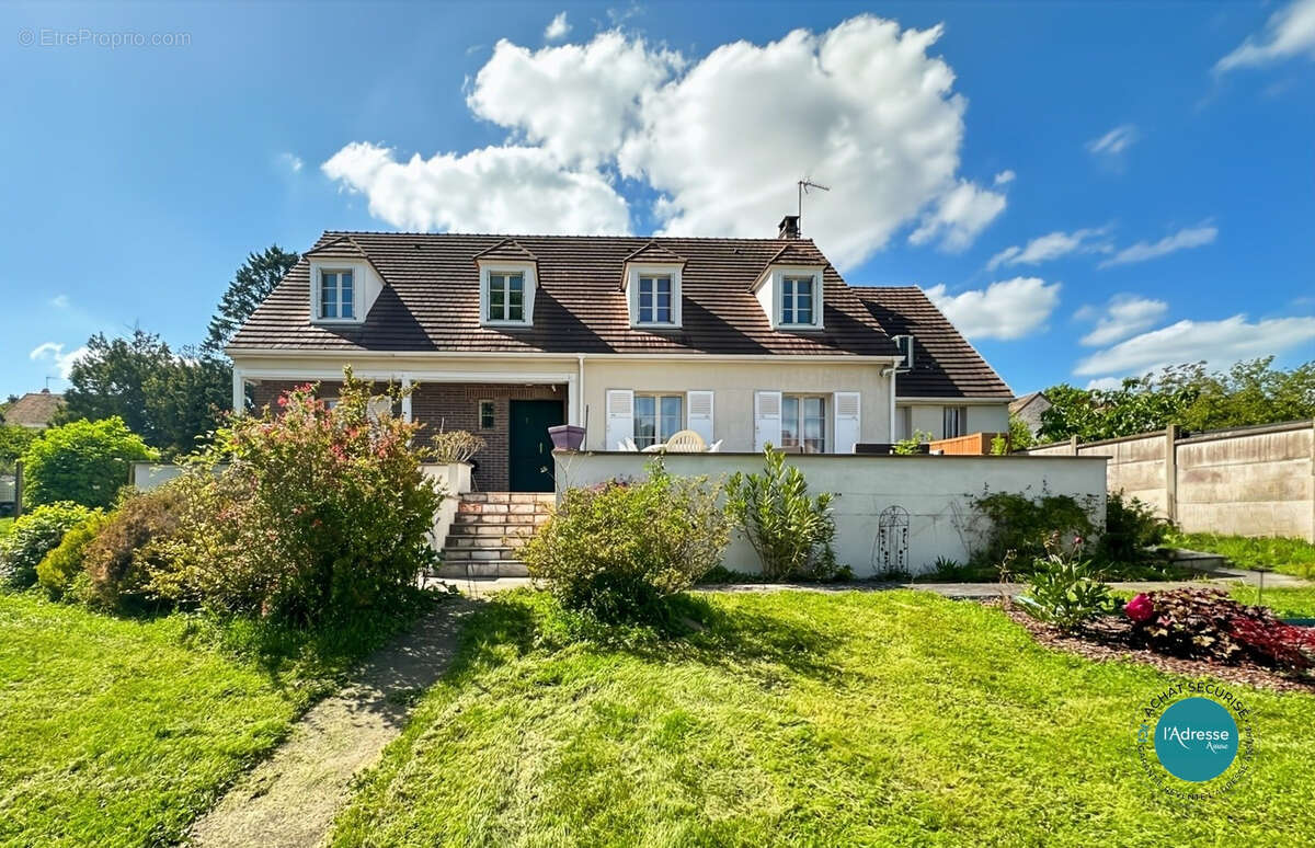 Maison à VERT-LE-PETIT