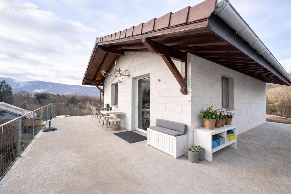 Maison 160 m² à Rossillon  - photo 2