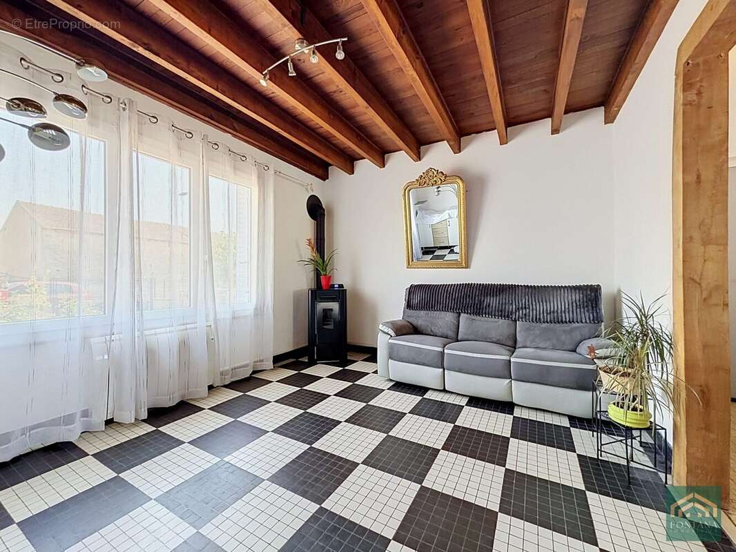 Maison 62 m² à Le Mayet-D'ecole  - photo 4