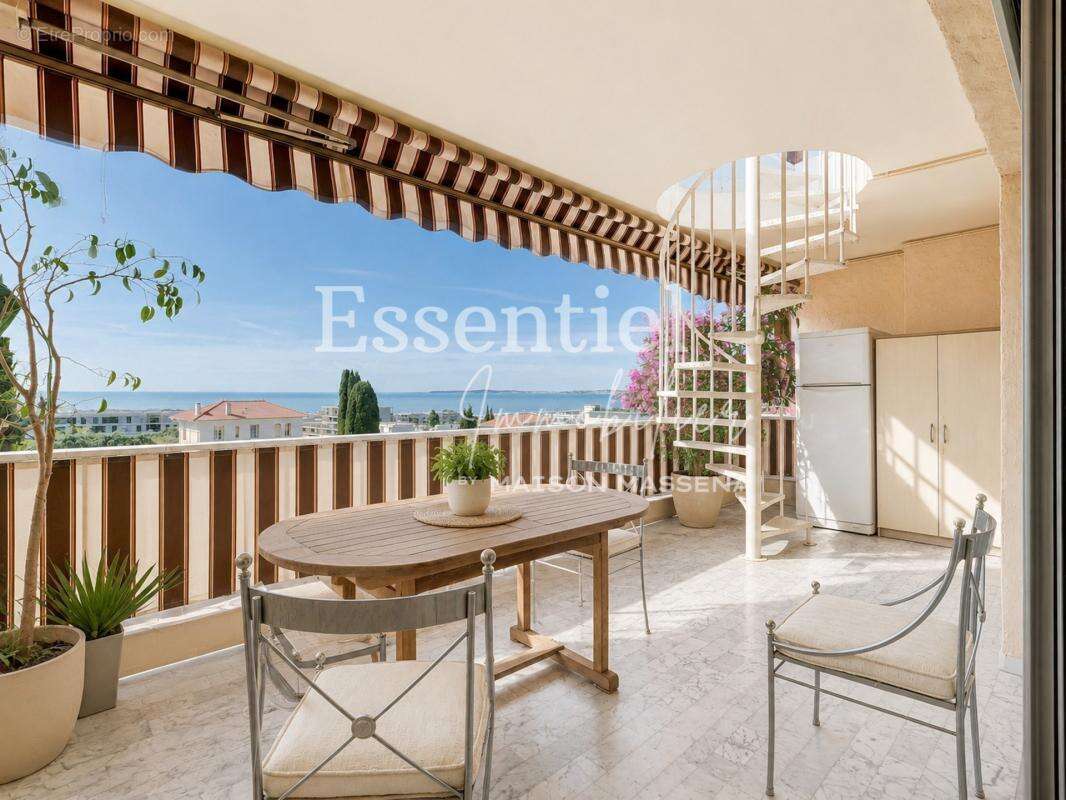 Appartement à SAINT-LAURENT-DU-VAR