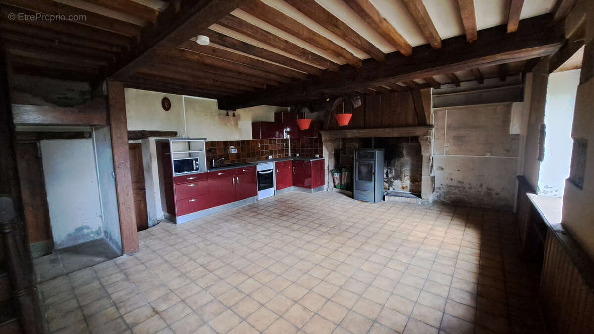 Maison à SAINT-PRIEST-DES-CHAMPS