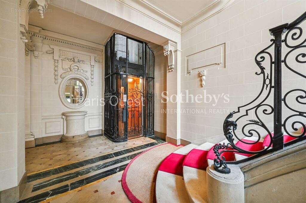 Appartement à PARIS-17E