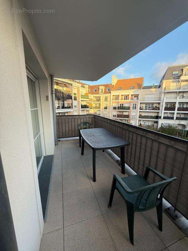 Appartement à LE BLANC-MESNIL