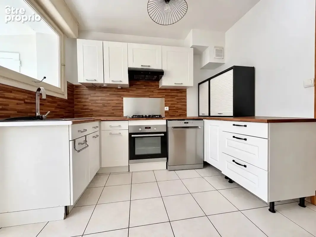 Maison familiale avec garage. - photo 3