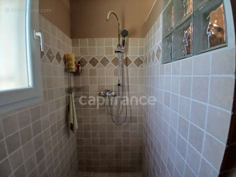 Maison à SAINT-SATURNIN-LES-APT