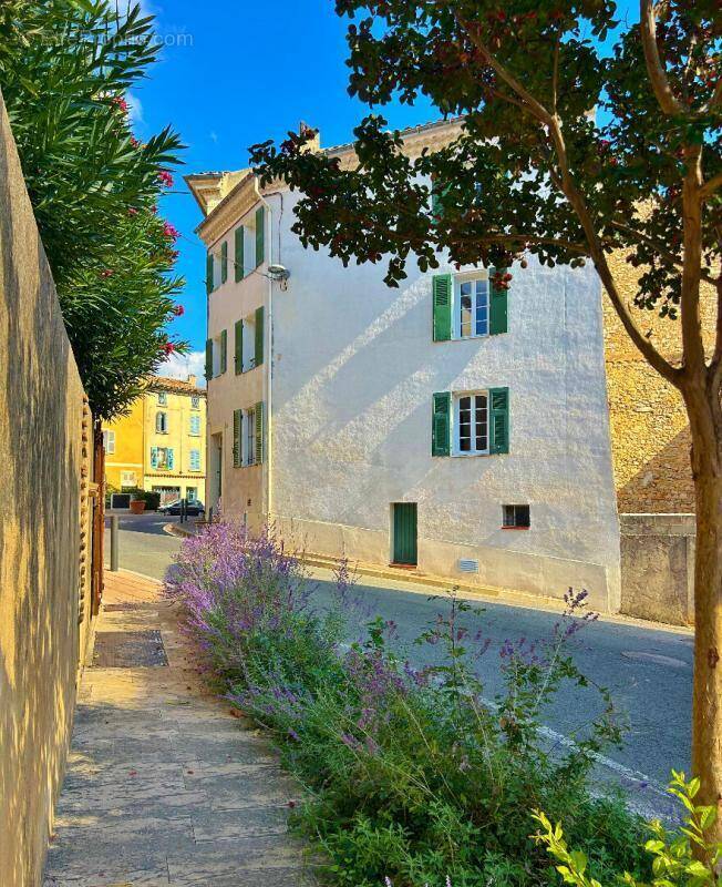 Maison à FLASSANS-SUR-ISSOLE